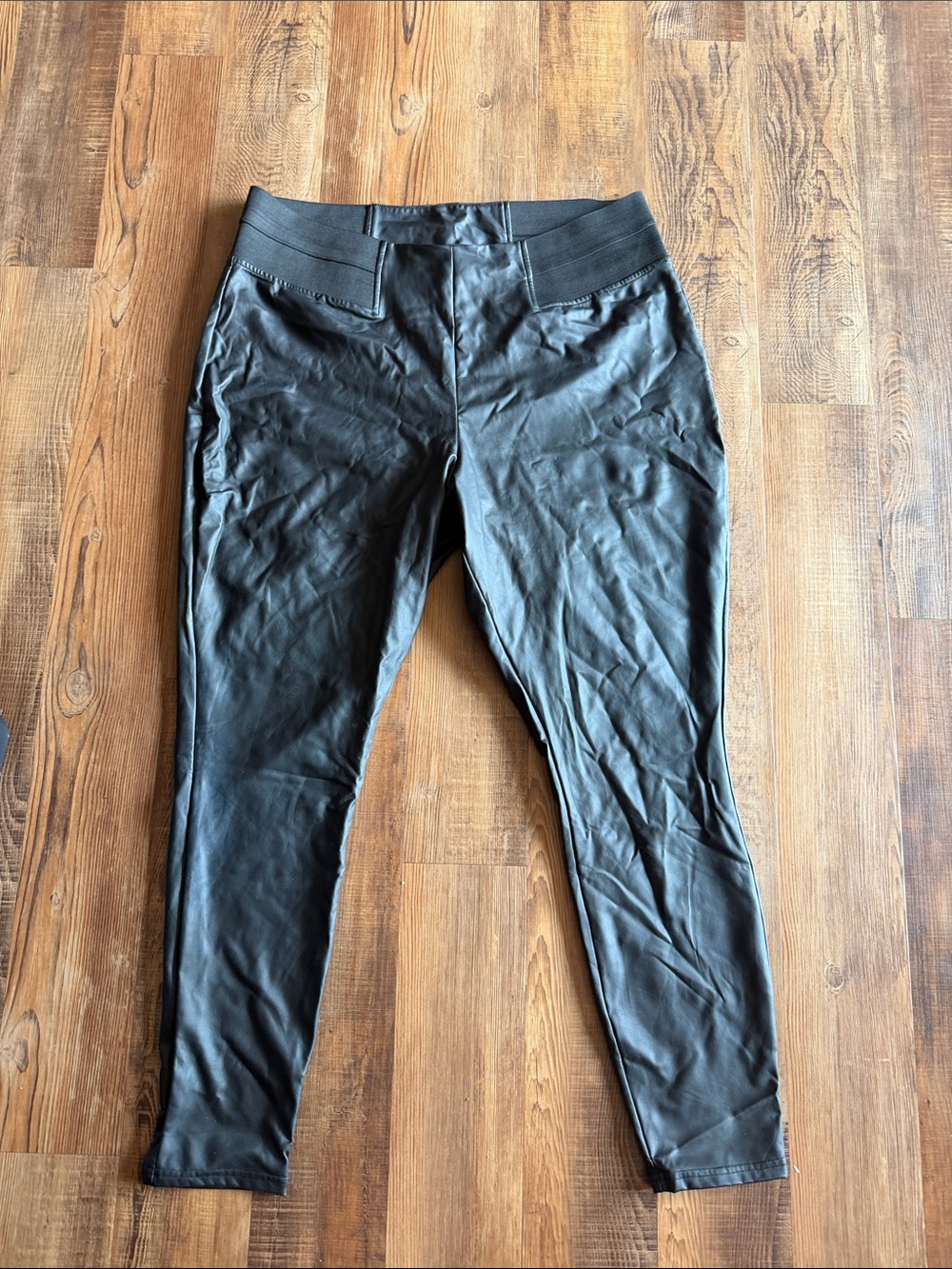 Simply Vera Vera Wang Black Faux Leather-Look Leggings